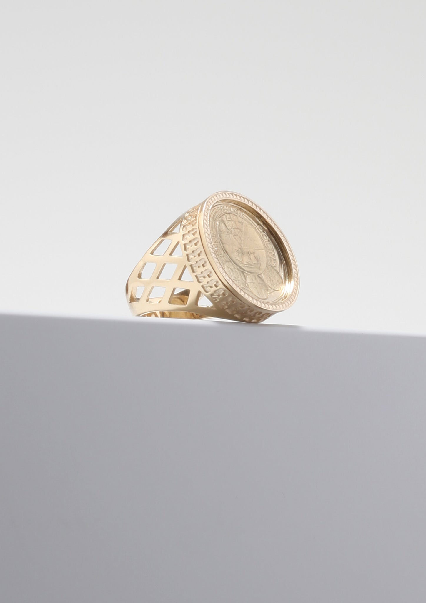 £1 Sovereign Ring - 9ct/ Gold Plated/ Silver