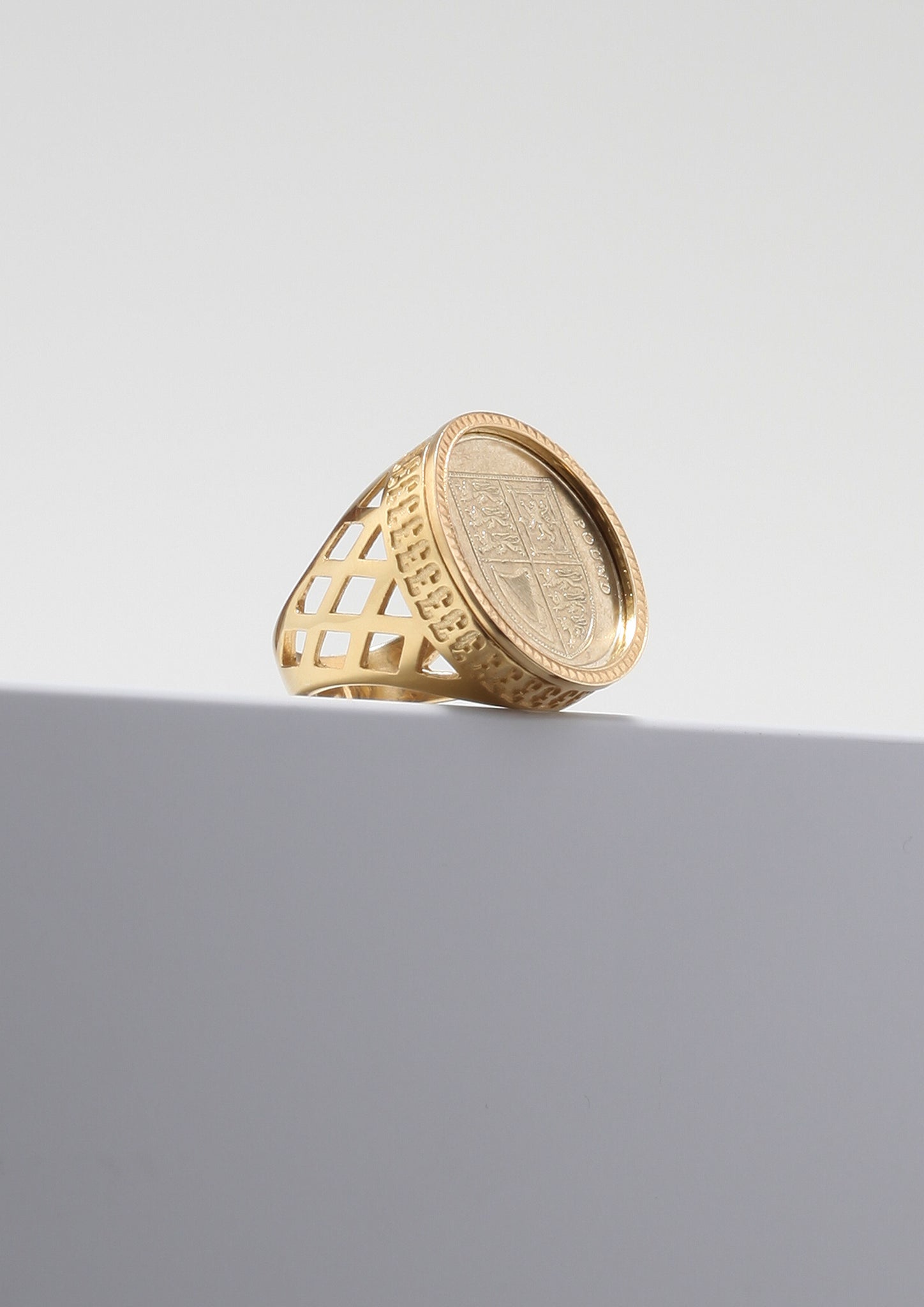 £1 Sovereign Ring - 9ct/ Gold Plated/ Silver